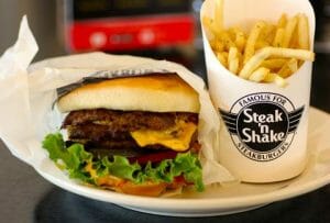 Steak N Shake is one of the fast food restaurants open on Thanksgiving Day