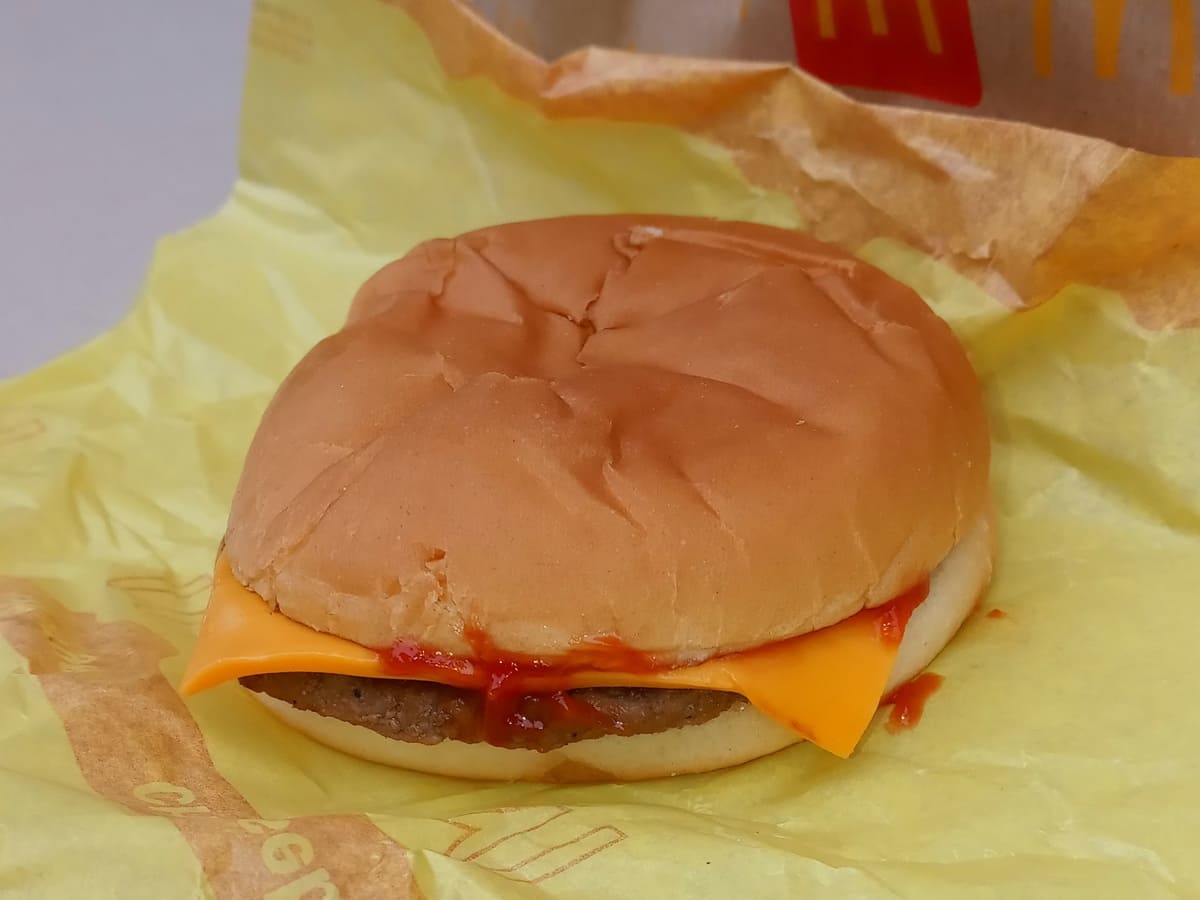 Mcdonald's cheeseburger